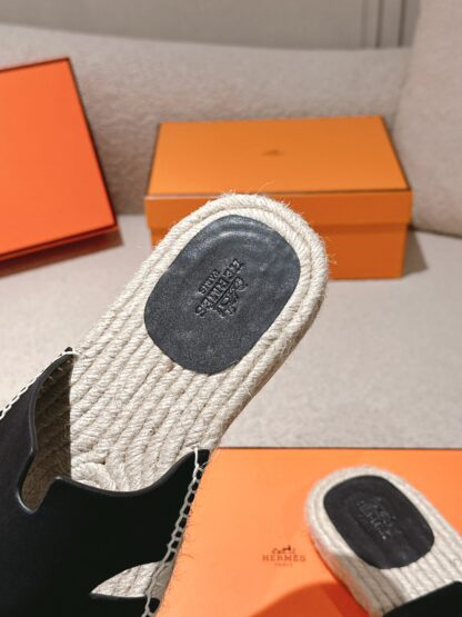 Hermès black spring and summer comfortable and fashionable straw slippers - Image 6