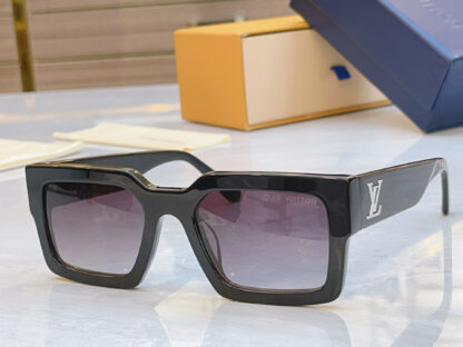 LOUIS VUITTON Fashion Sunglasses - Image 7