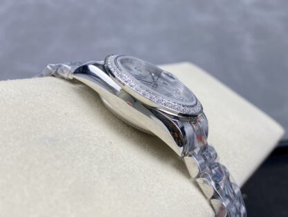 Rolex women's model with single calendar and chronograph, 31mm diameter - Image 6