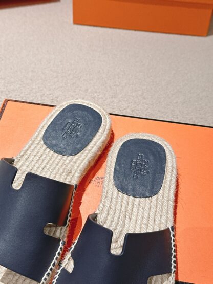 Hermes dark blue spring and summer comfortable and fashionable straw slippers - Image 6