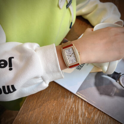 Piaget elegant luxury watch - Image 5