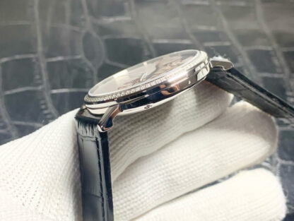 Piaget's superb tiger-shaped mechanical watch - Image 6
