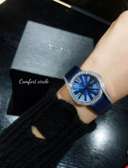 Piaget's unique watch with full charm and sparkle - Image 6