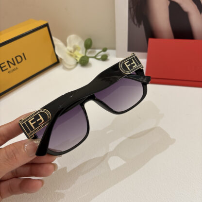 FENDI fashion trend sunglasses - Image 7
