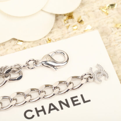 Chanel embossed irregular chain necklace - Image 6