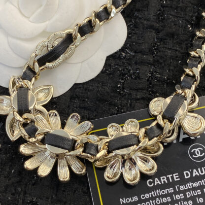 Chanel Vintage Daisy Flower Black Leather Necklace - Image 7