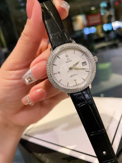 Omega - Simple and Elegant Women's Watch - Image 6
