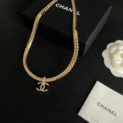 Chanel exquisite versatile necklace - Image 6