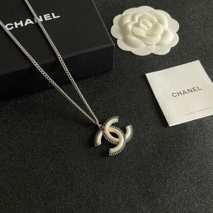 Chanel exquisite fashion vintage necklace - Image 4