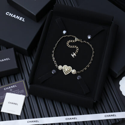 Chanel diamond heart lambskin necklace - Image 5