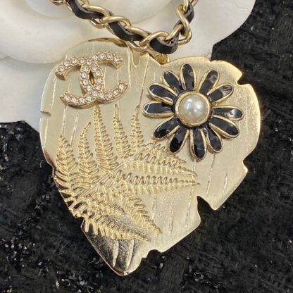 Chanel leather chain vintage heart nameplate sweater chain - Image 7