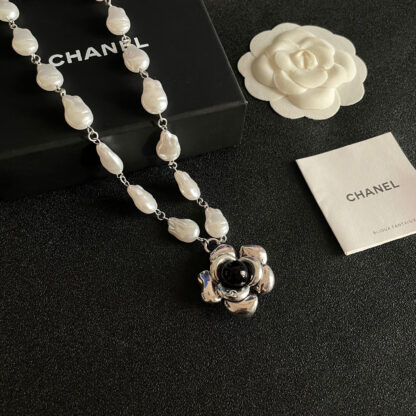 Chanel Camellia Vintage Necklace - Image 6