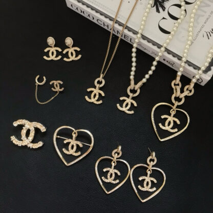 Chanel Fashion Twist Necklace - Image 6