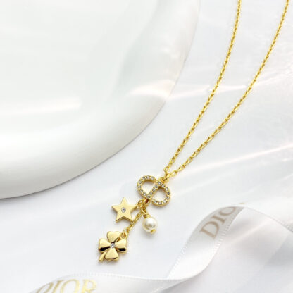 Chanel four-leaf clover pearl pendant necklace - Image 6