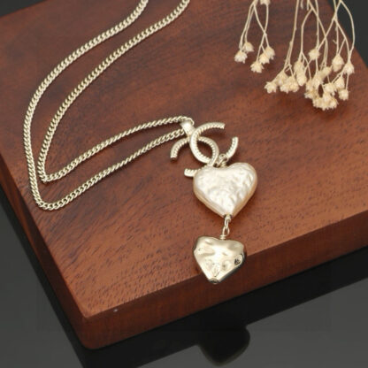 Chanel Pearl Heart Necklace - Image 5
