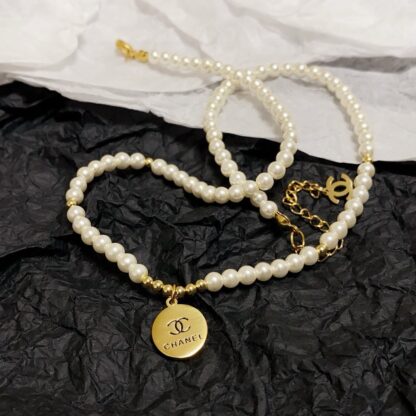 Chanel Round Pearl Pendant Necklace - Image 5