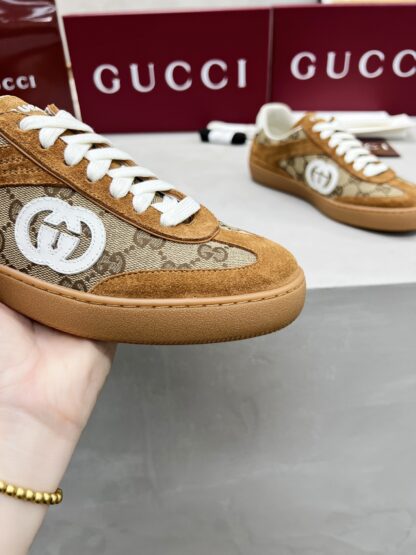 Gucci classic design German training elements catwalk model - Image 7