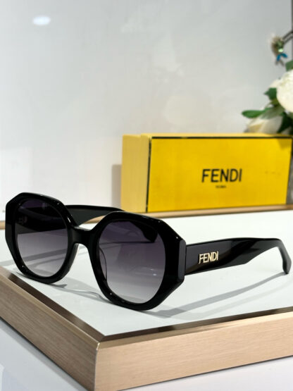 FENDI fashion trend sunglasses - Image 7
