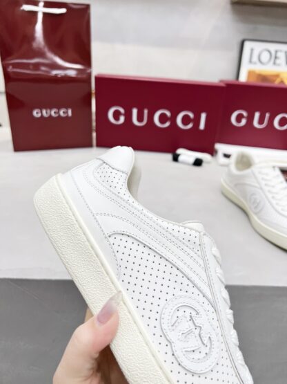 Gucci classic design German training elements catwalk model - Image 7