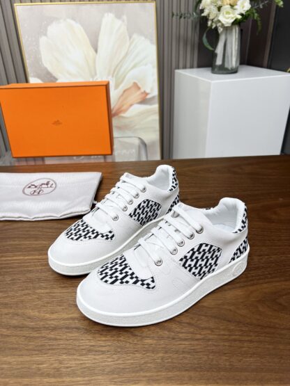 Hermes flat-soled stylish lightweight white and black sports casual shoes - Image 6
