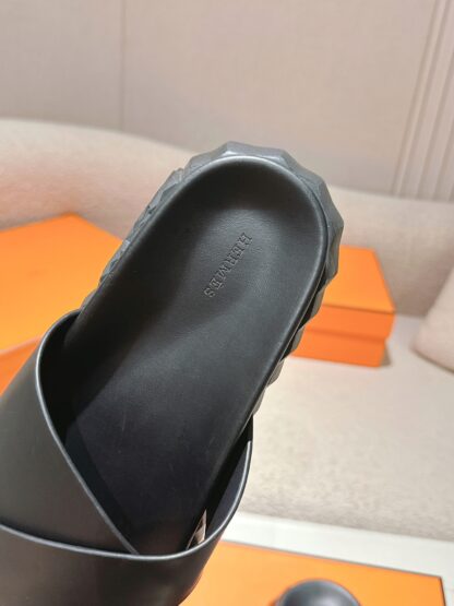 Hermes pure black comfortable casual style cross-slippers - Image 7