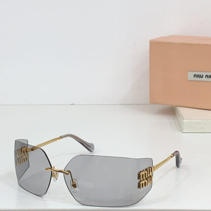 Miu Miu trendy fashion sunglasses - Image 8