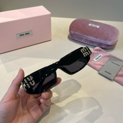Miu Miu trendy fashion sunglasses - Image 8