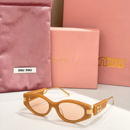 Miu Miu trendy fashion sunglasses - Image 8