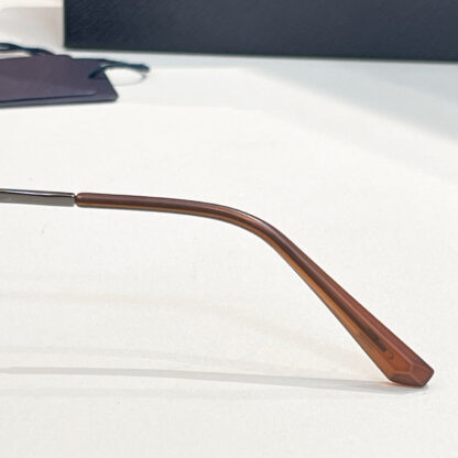 Prada fashion trend sunglasses - Image 7