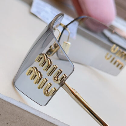 Miu Miu trendy fashion sunglasses - Image 8