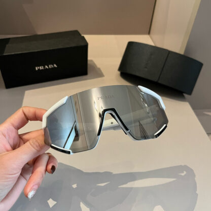 Prada fashion trend sunglasses - Image 7