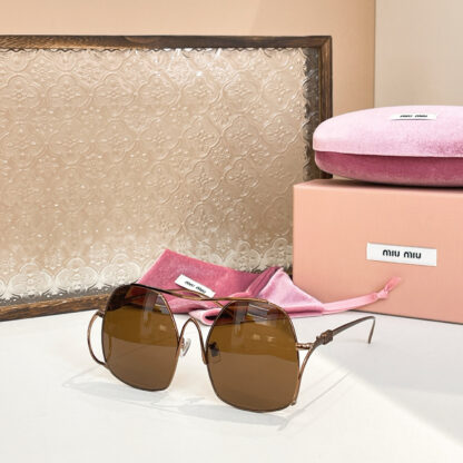 Miu Miu trendy fashion sunglasses - Image 8
