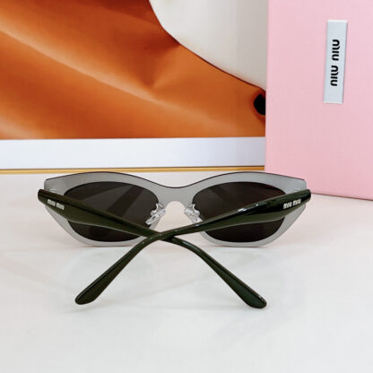 Miu Miu trendy fashion sunglasses - Image 8