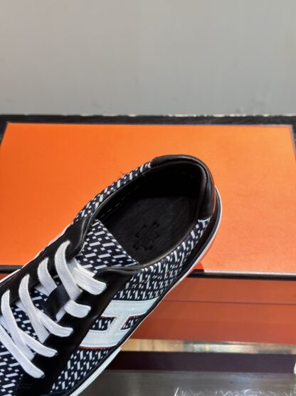 Hermes men's low-top comfortable black and white casual sneakers - Image 7