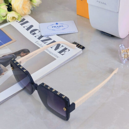 Prada fashion trend sunglasses - Image 7