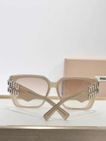 Miu Miu trendy fashion sunglasses - Image 8