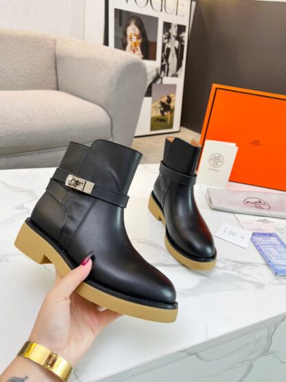 Hermès classic black silver buckle knight boots - Image 6