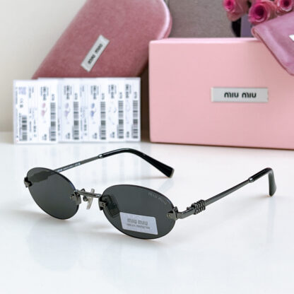 Miu Miu trendy fashion sunglasses - Image 8