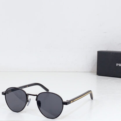 Prada fashion trend sunglasses - Image 7
