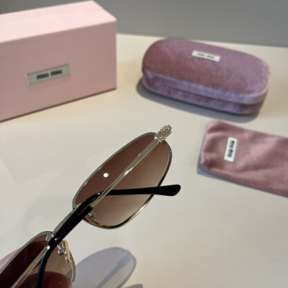 Miu Miu trendy fashion sunglasses - Image 8