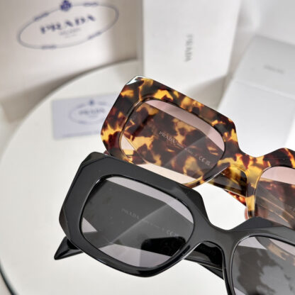Prada fashion trend sunglasses - Image 7