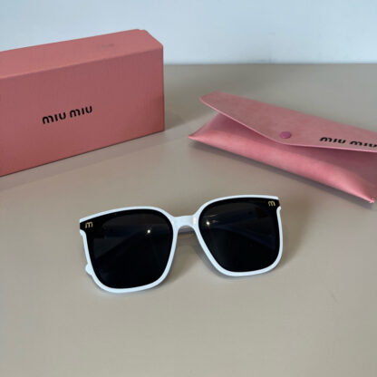 Miu Miu trendy fashion sunglasses - Image 8