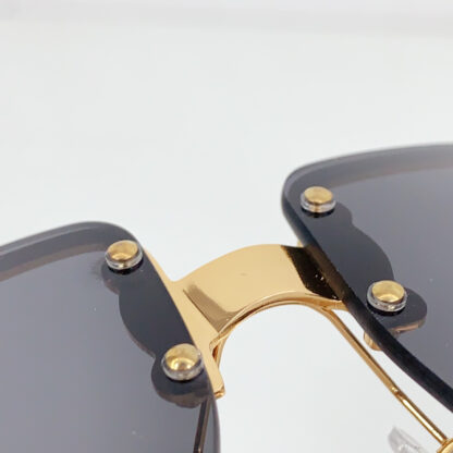 Prada fashion trend sunglasses - Image 7