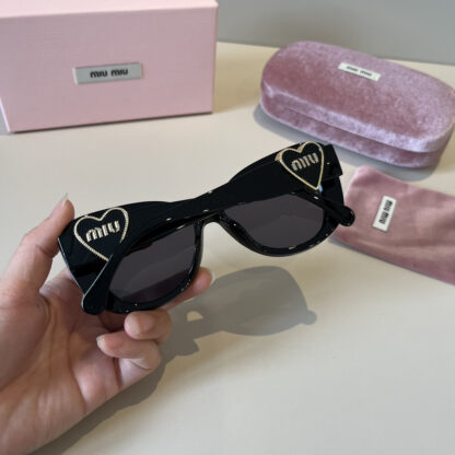 Miu Miu trendy fashion sunglasses - Image 8