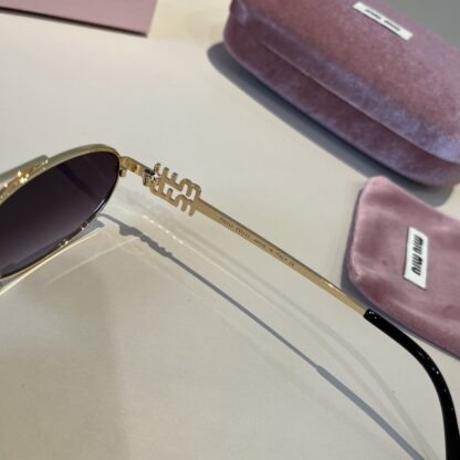 Miu Miu trendy fashion sunglasses - Image 8