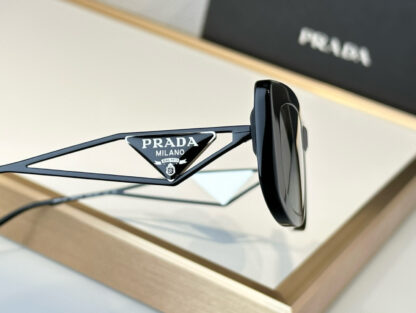 Prada fashion trend sunglasses - Image 7