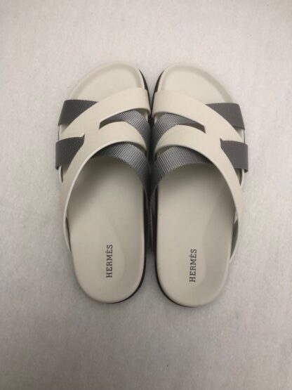 Hermès beige and grey colorblock woven slippers - Image 4