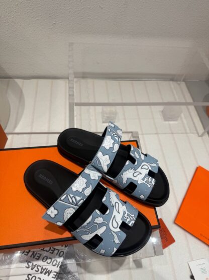 Hermès blue and white couple woven sandals - Image 4