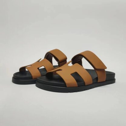 Hermès couple's brown woven sandals - Image 6