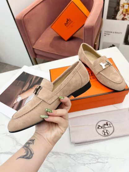 Hermès classic apricot loafers - Image 7